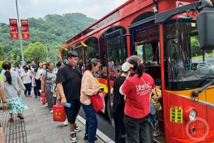 莫斯利：球队的防守正在逐渐恢复正常 我们要以防守为荣